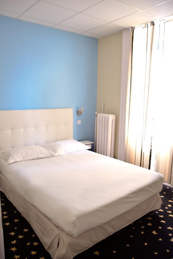Hotel Le Comty Feurs Luaran gambar